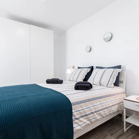Sunset Apartment *